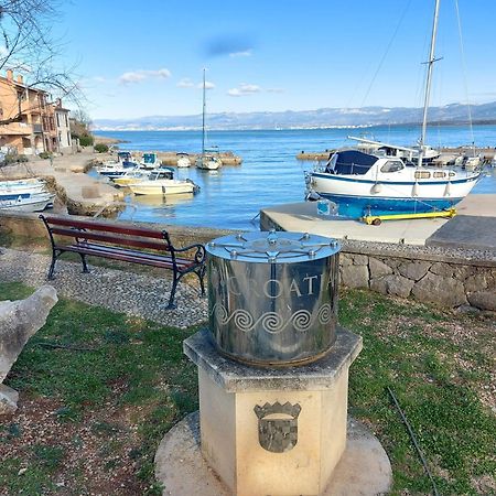 Vila Kraljica Malinska Bagian luar foto