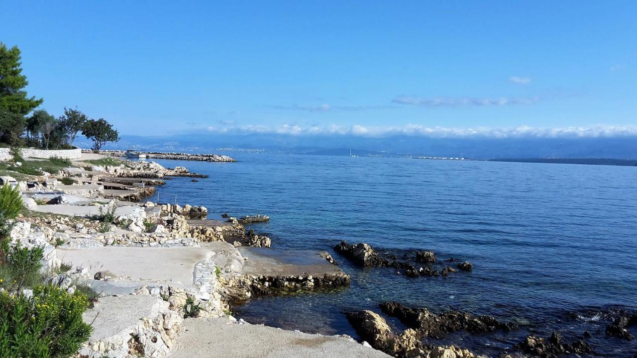 Vila Kraljica Malinska Bagian luar foto