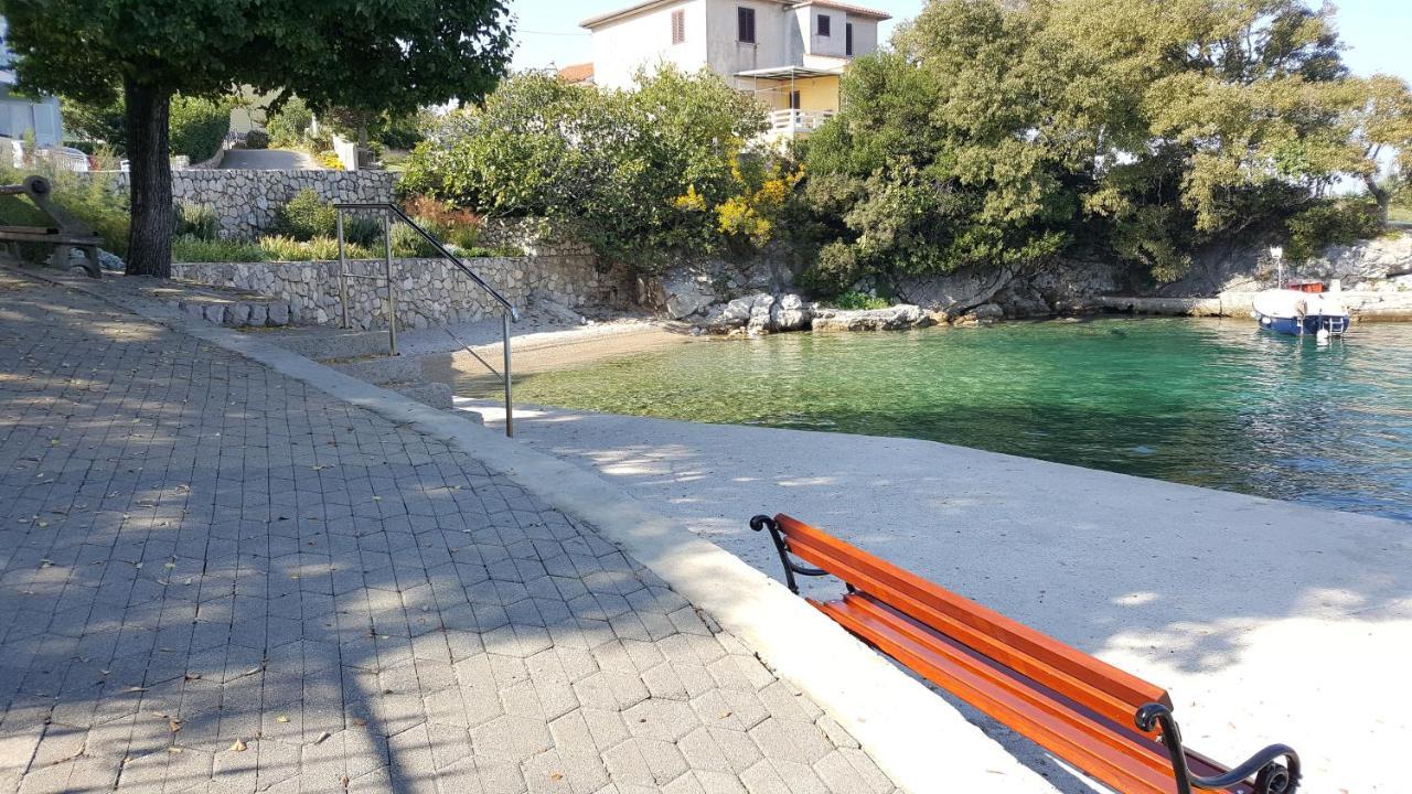 Vila Kraljica Malinska Bagian luar foto