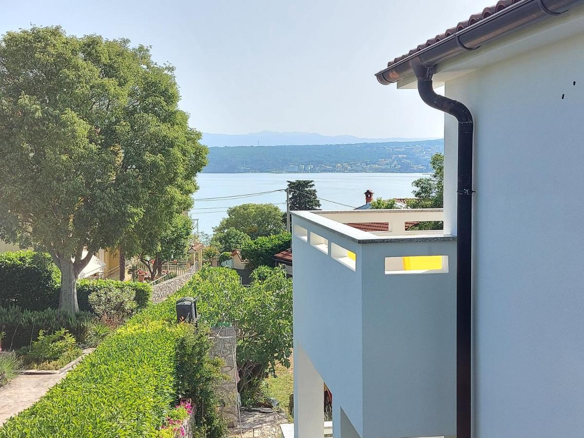 Vila Kraljica Malinska Bagian luar foto