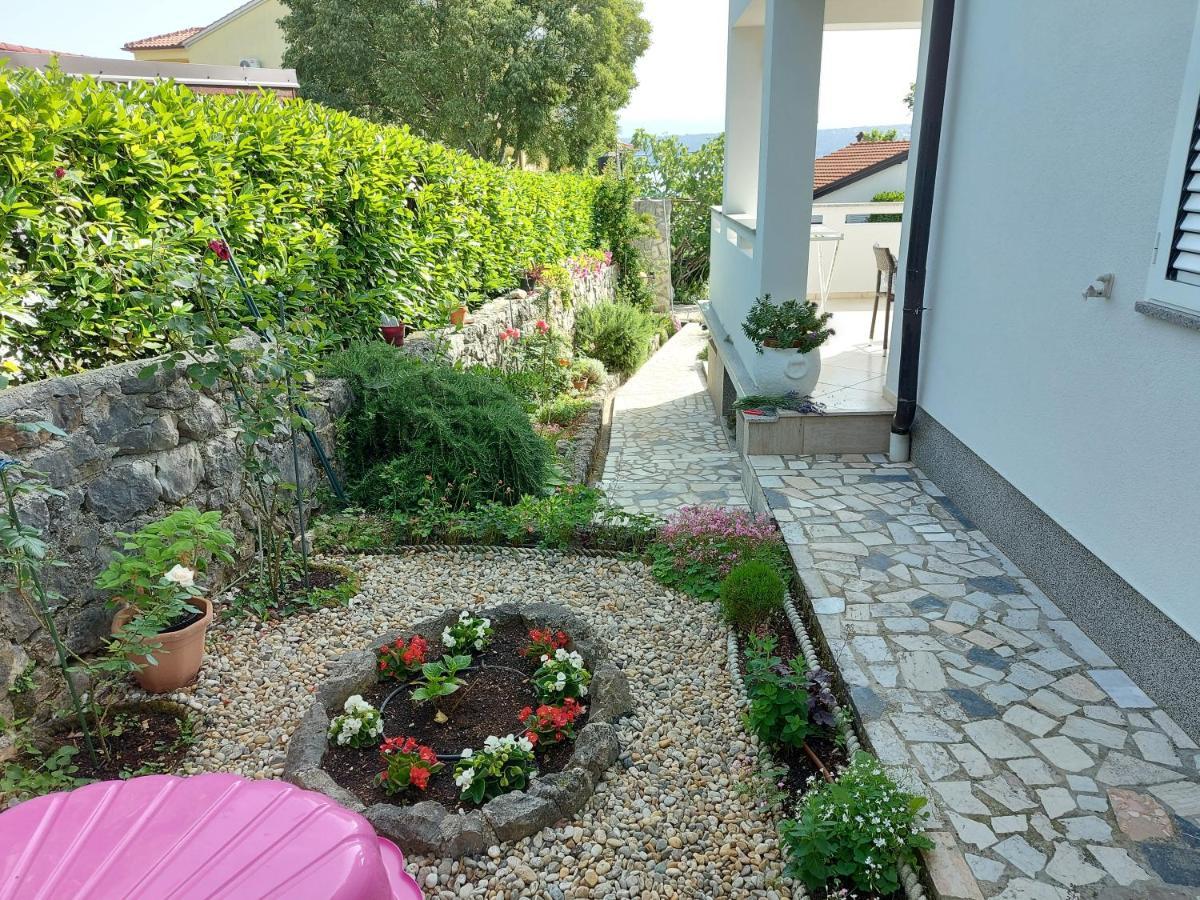 Vila Kraljica Malinska Bagian luar foto