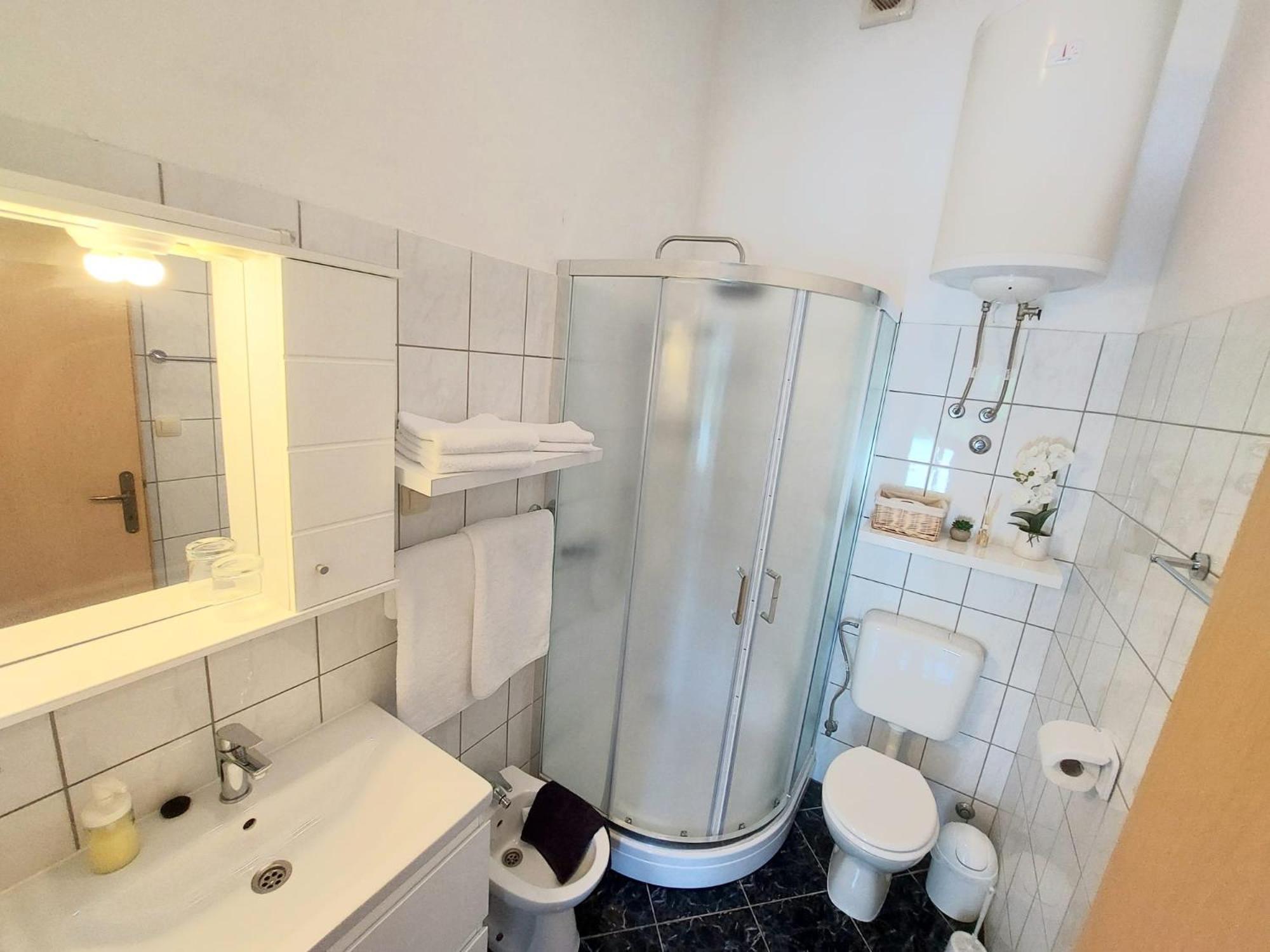 Vila Kraljica Malinska Bagian luar foto