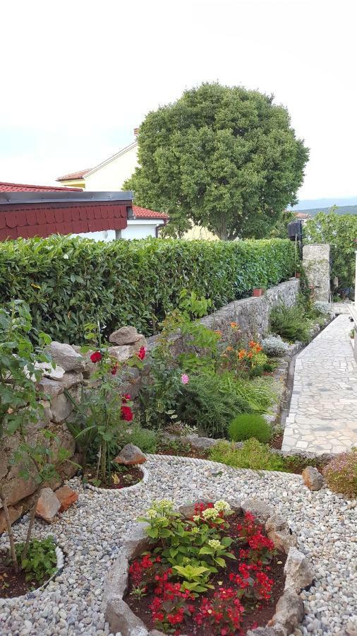 Vila Kraljica Malinska Bagian luar foto