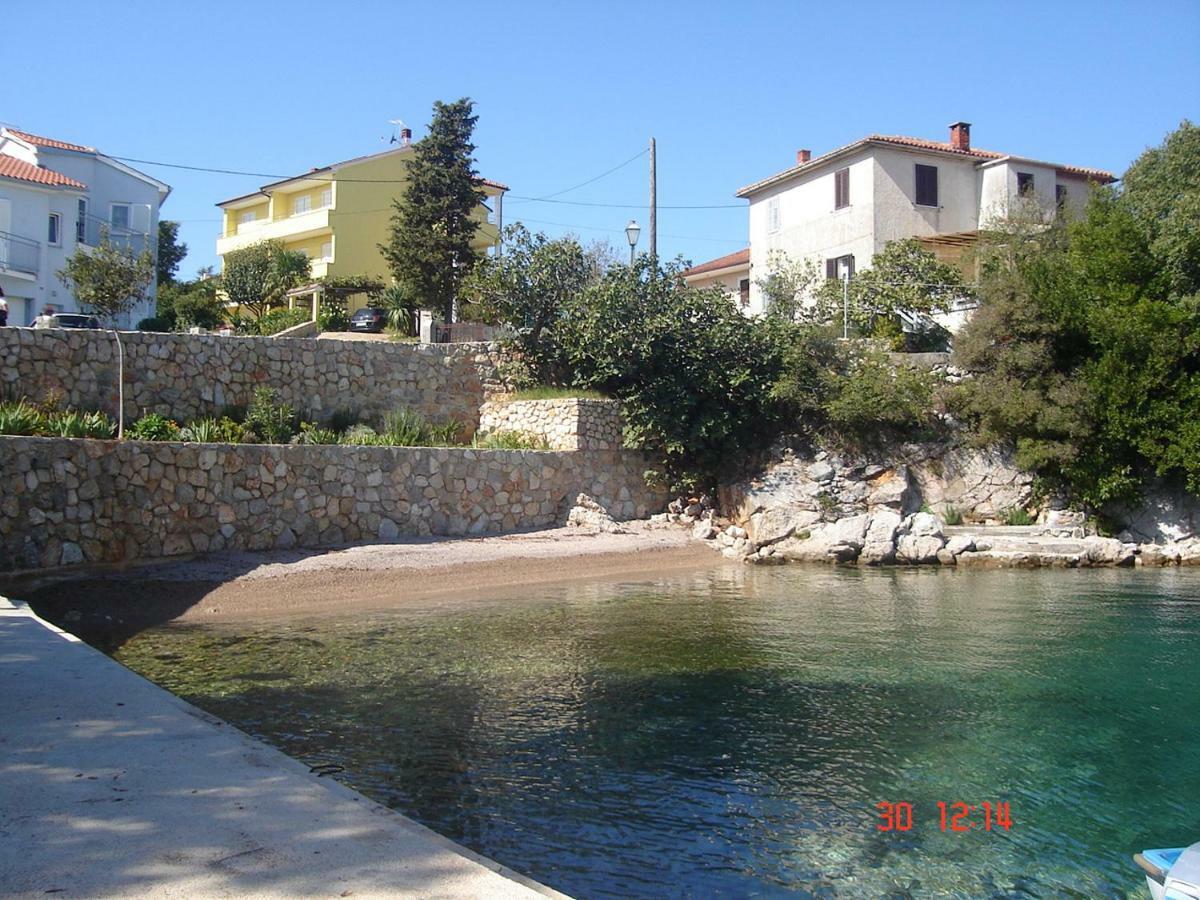 Vila Kraljica Malinska Bagian luar foto